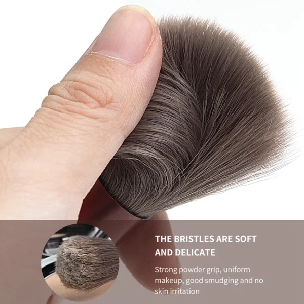 Makeup Brushes - Image 3